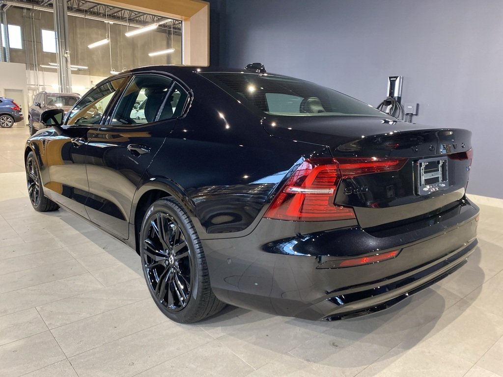 2025 Volvo S60 Plug-In Hybrid T8 AWD Ultra Black Edition-2