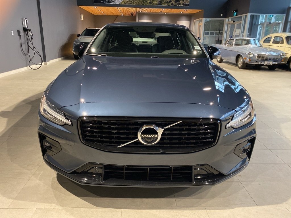 2022 Volvo S60 B5 AWD R-Design-7