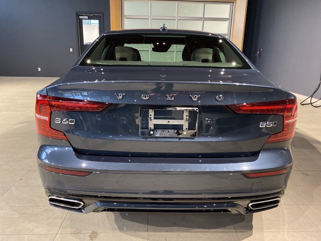 2022 Volvo S60 B5 AWD R-Design-3