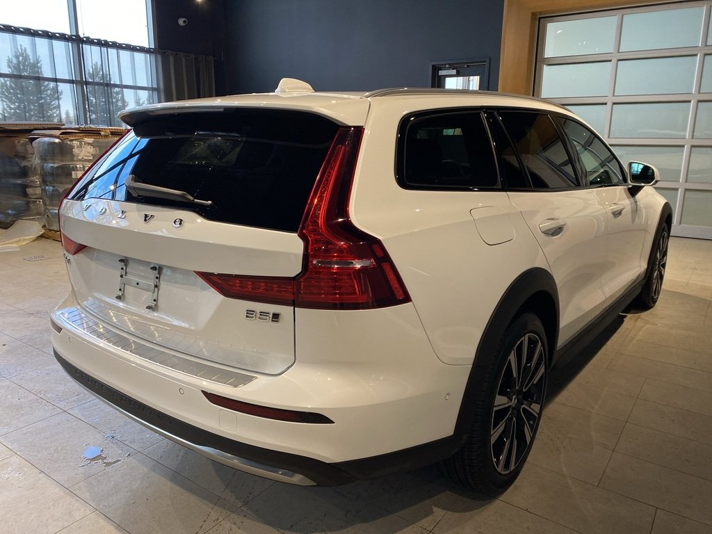 2025 Volvo V60 Cross Country B5 AWD Plus-4