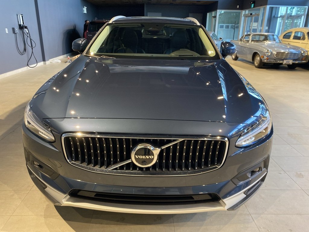 2023 Volvo V90 Cross Country B6 AWD Ultimate-7