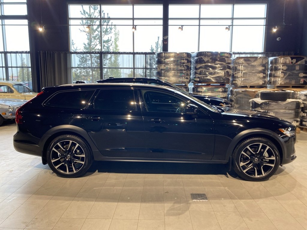 2025 Volvo V90 Cross Country B6 AWD Plus-5
