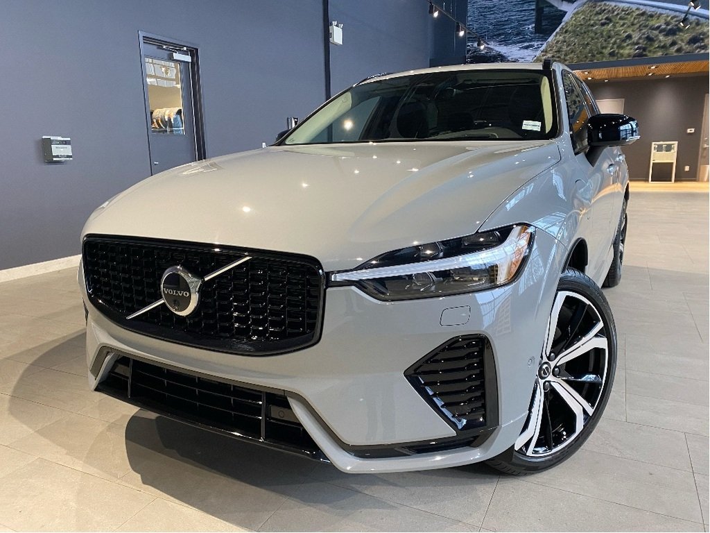 2025 Volvo XC60 Plug-In Hybrid T8 AWD Ultra Dark Theme-0