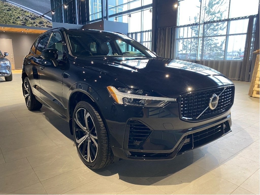 2025 Volvo XC60 Plug-In Hybrid T8 AWD Ultra Dark Theme-6