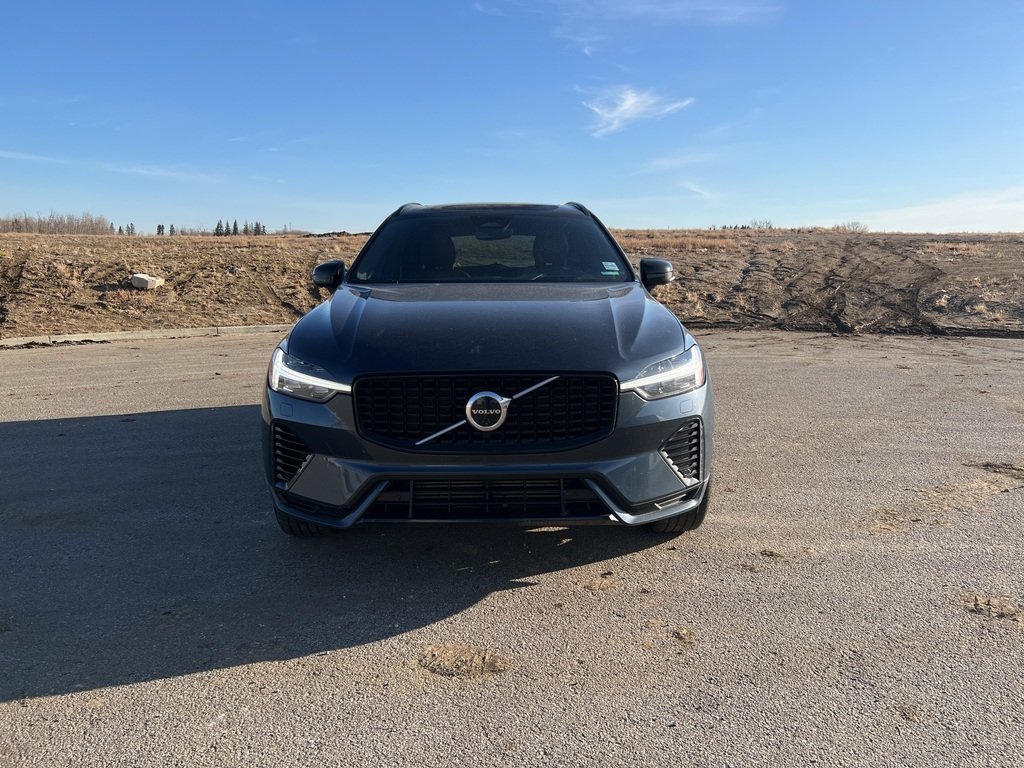 2024 Volvo XC60 Recharge T8 eAWD PHEV Ultimate Dark Theme-0