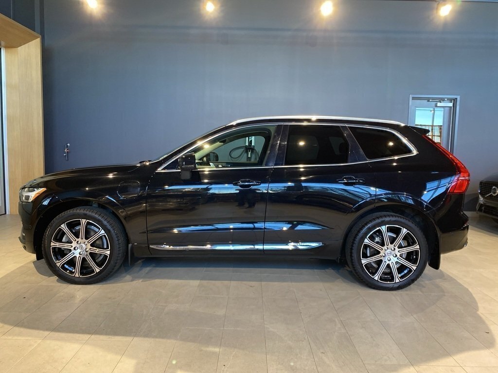 2021 Volvo XC60 T8 eAWD Inscription-1