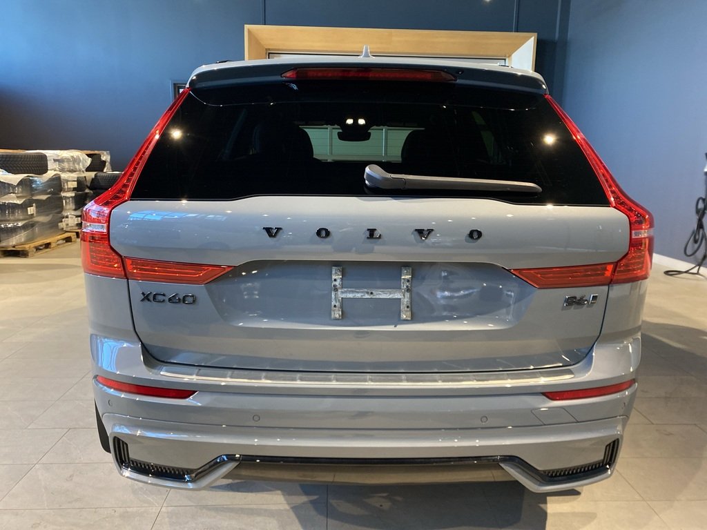 2022 Volvo XC60 B6 AWD R-Design-3