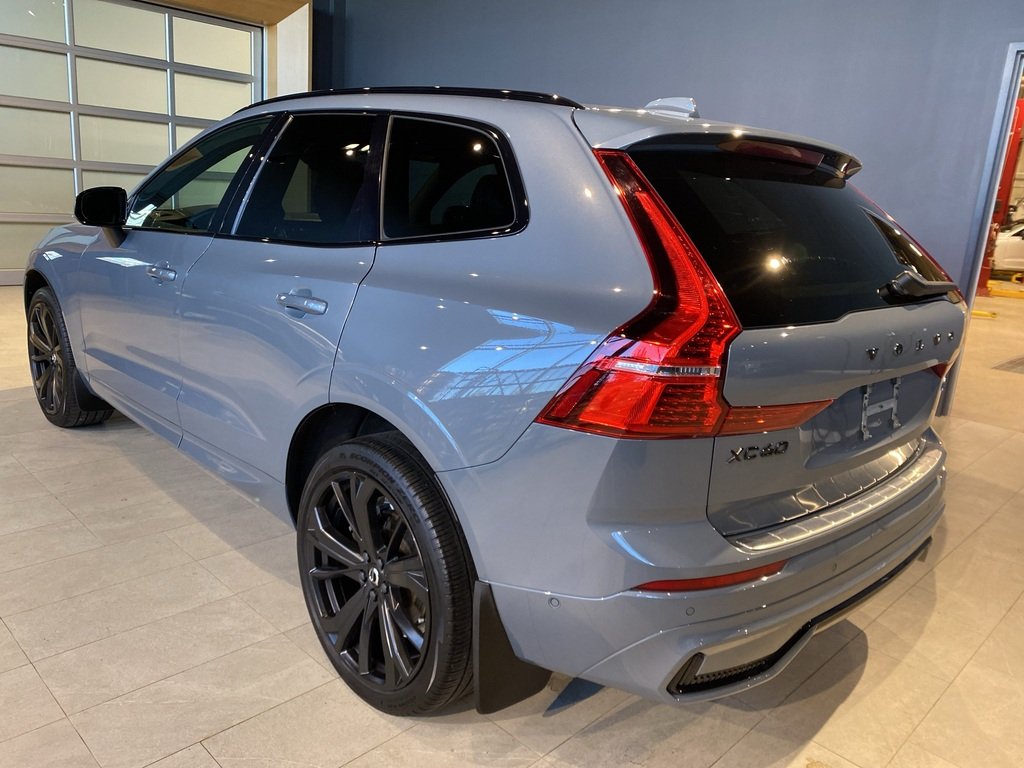 2022 Volvo XC60 B6 AWD R-Design-2