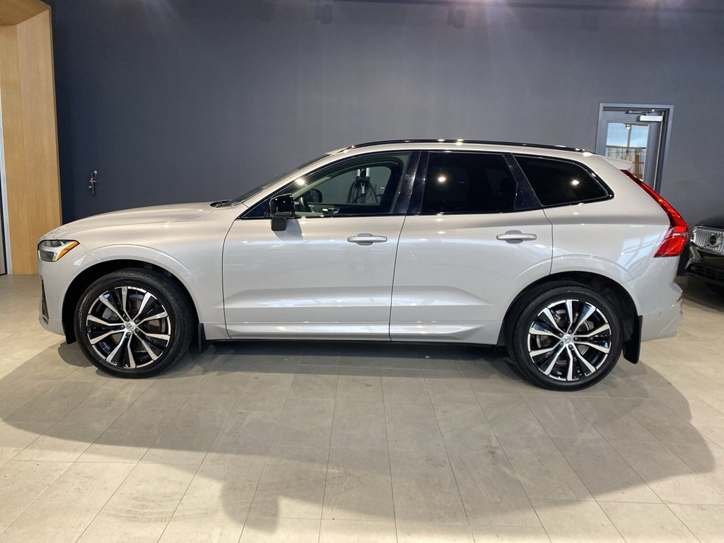 2023 Volvo XC60 B6 AWD Plus - Dark-1