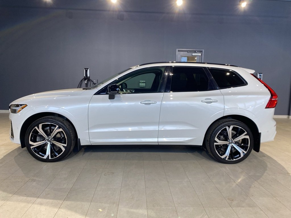 2023 Volvo XC60 B6 AWD Ultimate - Dark-1