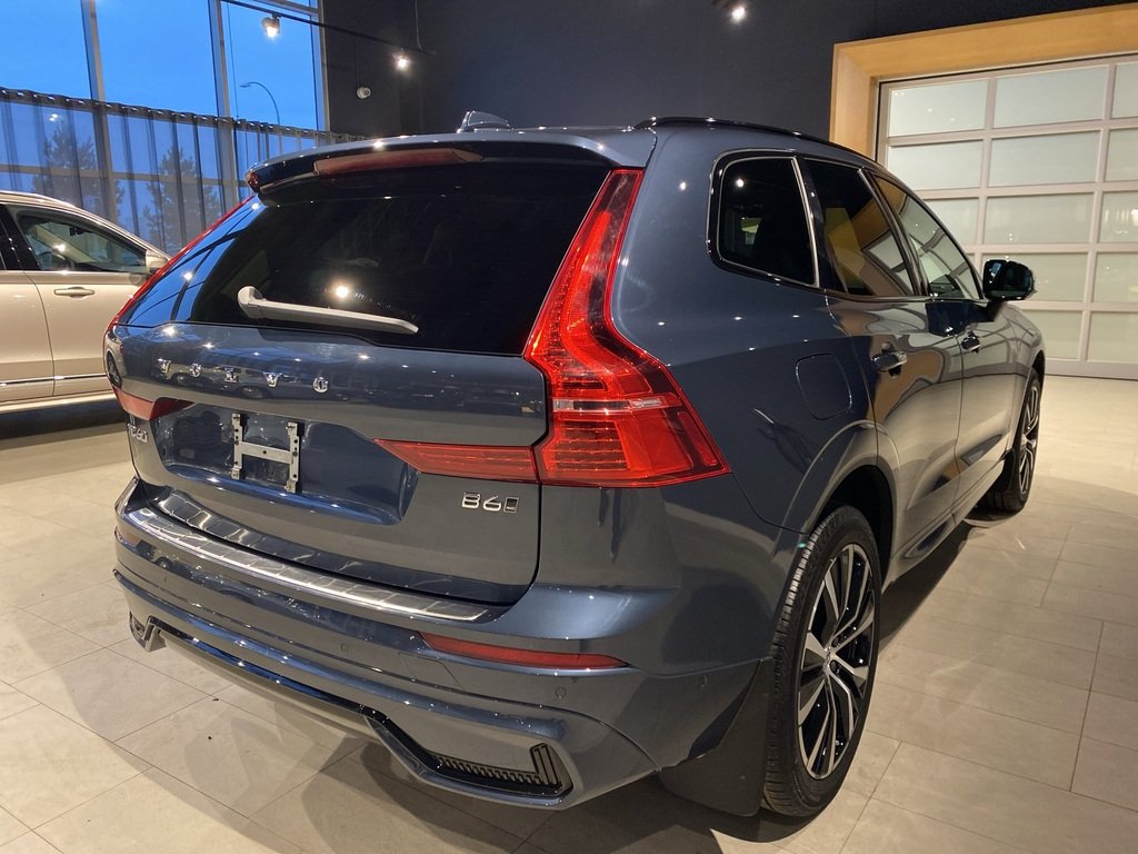 2023 Volvo XC60 B6 AWD Ultimate - Dark-4