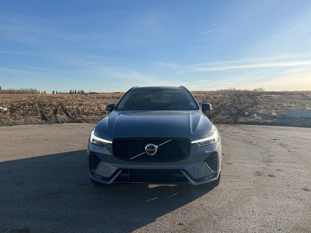 2024 Volvo XC60 B5 AWD Plus Dark Theme-0