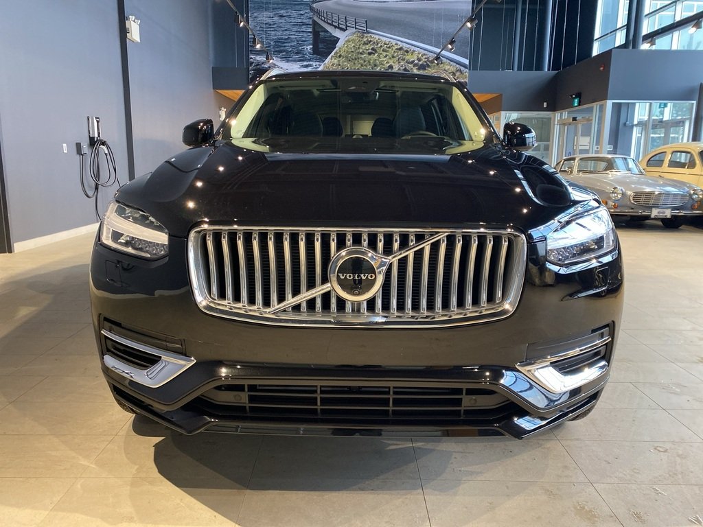 2025 Volvo XC90 Plug-In Hybrid T8 AWD Ultra Bright Theme 7-Seater-7