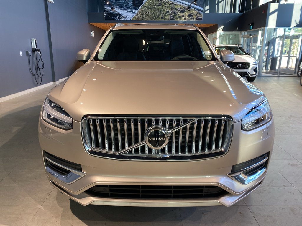 2025 Volvo XC90 Plug-In Hybrid Ultra Bright Theme-7