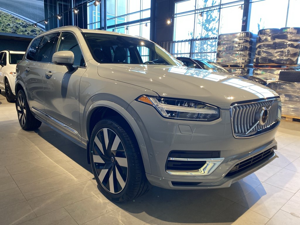 2025 Volvo XC90 Plug-In Hybrid Ultra Bright Theme-6