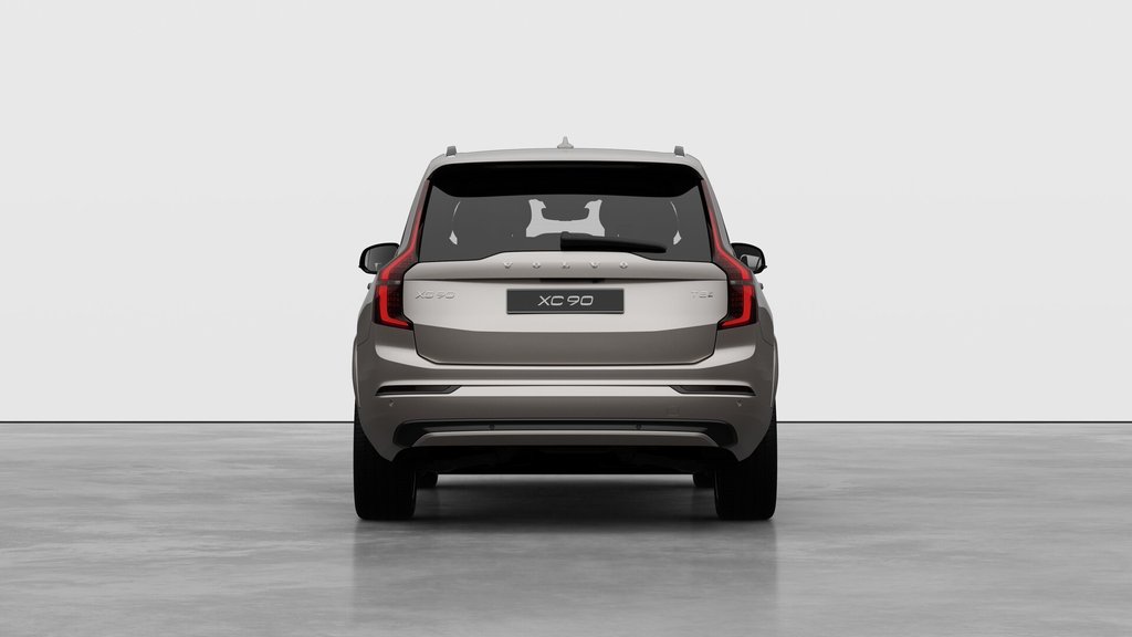 2026 Volvo XC90 Plug-In Hybrid Ultra Dark Theme-5