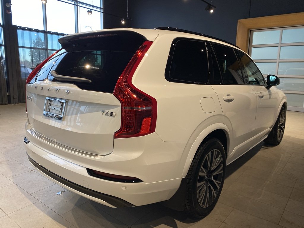 2022 Volvo XC90 T6 AWD R-Design 7 Seater-4