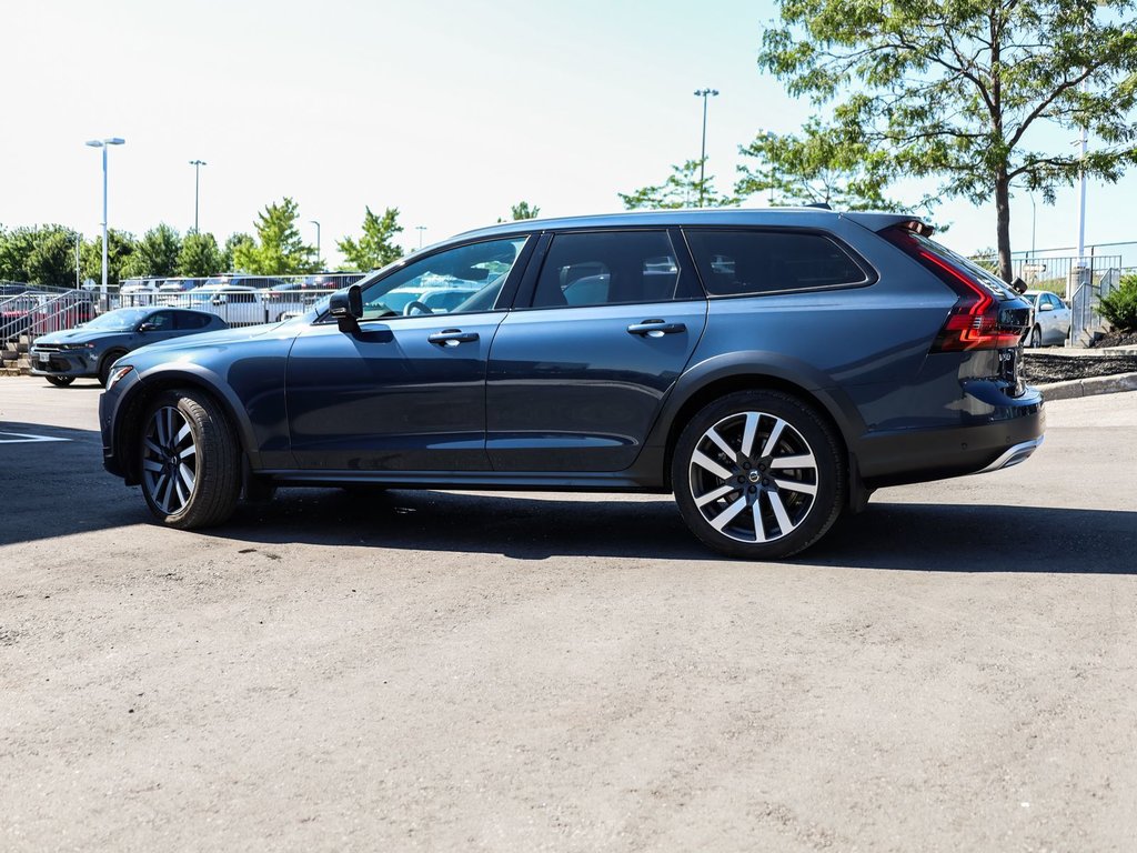 2022 Volvo V90 Cross Country B6 in Ajax, Ontario at Volvo Cars Lakeridge - 7 - w1024h768px