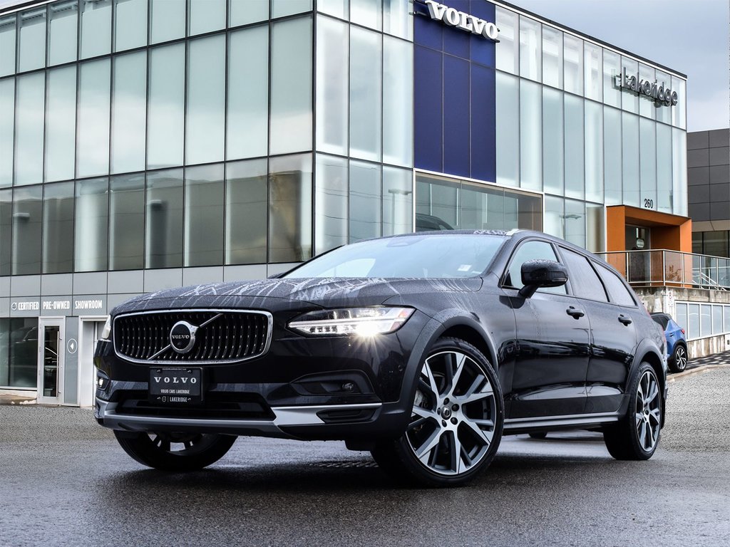 2022 Volvo V90 Cross Country B6 in Ajax, Ontario at Volvo Cars Lakeridge - 1 - w1024h768px