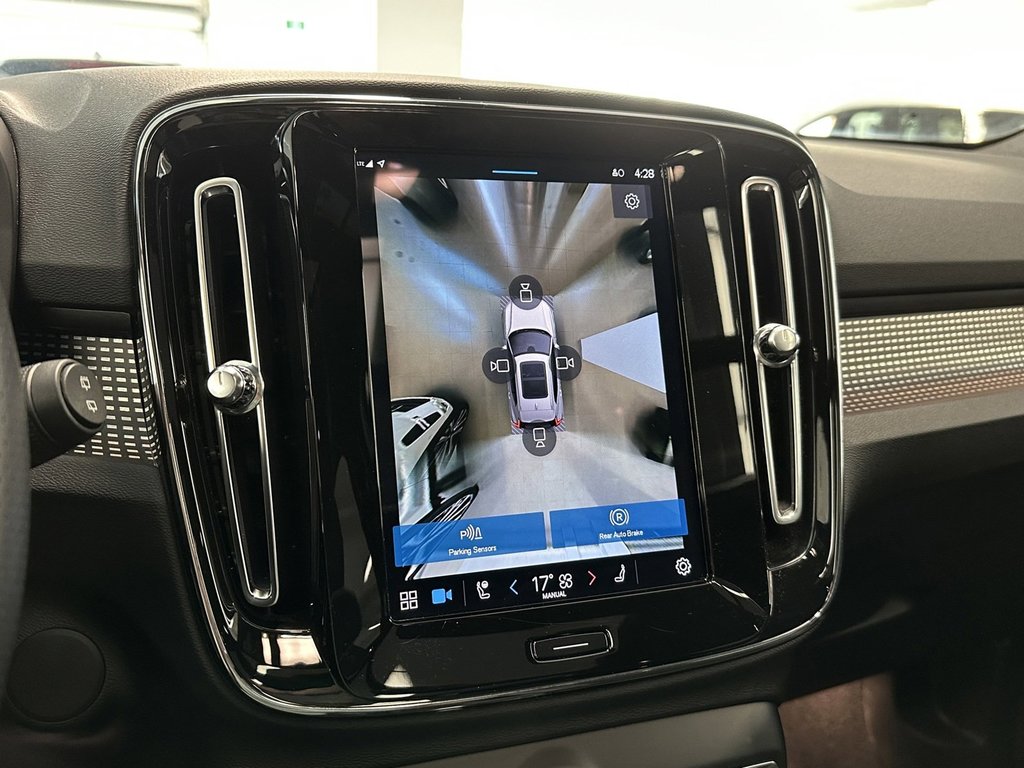 2021 Volvo XC40 Recharge Pure Electric P8 in Ajax, Ontario at Volvo Cars Lakeridge - 14 - w1024h768px