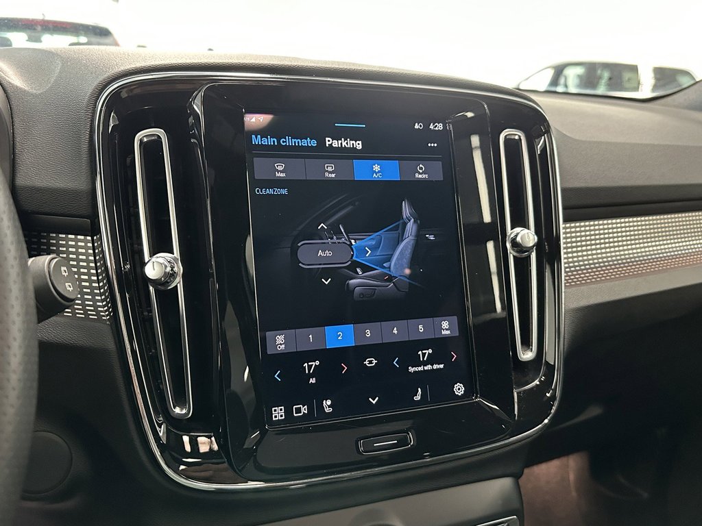 2021 Volvo XC40 Recharge Pure Electric P8 in Ajax, Ontario at Volvo Cars Lakeridge - 13 - w1024h768px