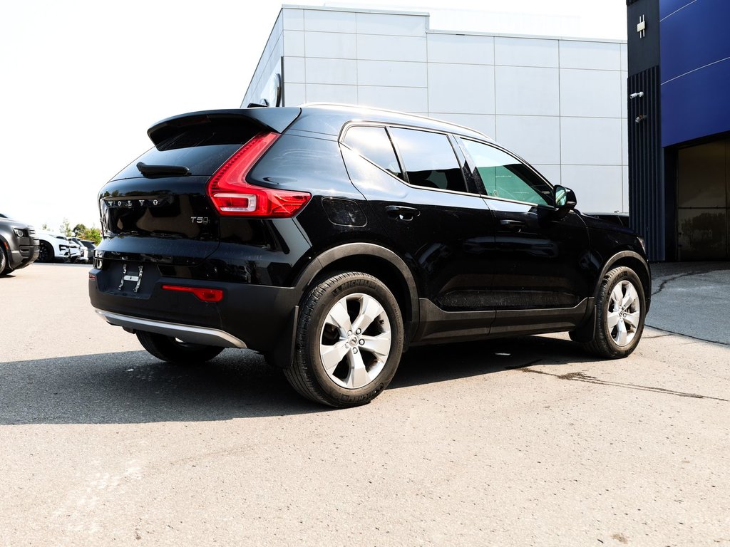 2021 Volvo XC40 Momentum in Ajax, Ontario at Volvo Cars Lakeridge - 8 - w1024h768px