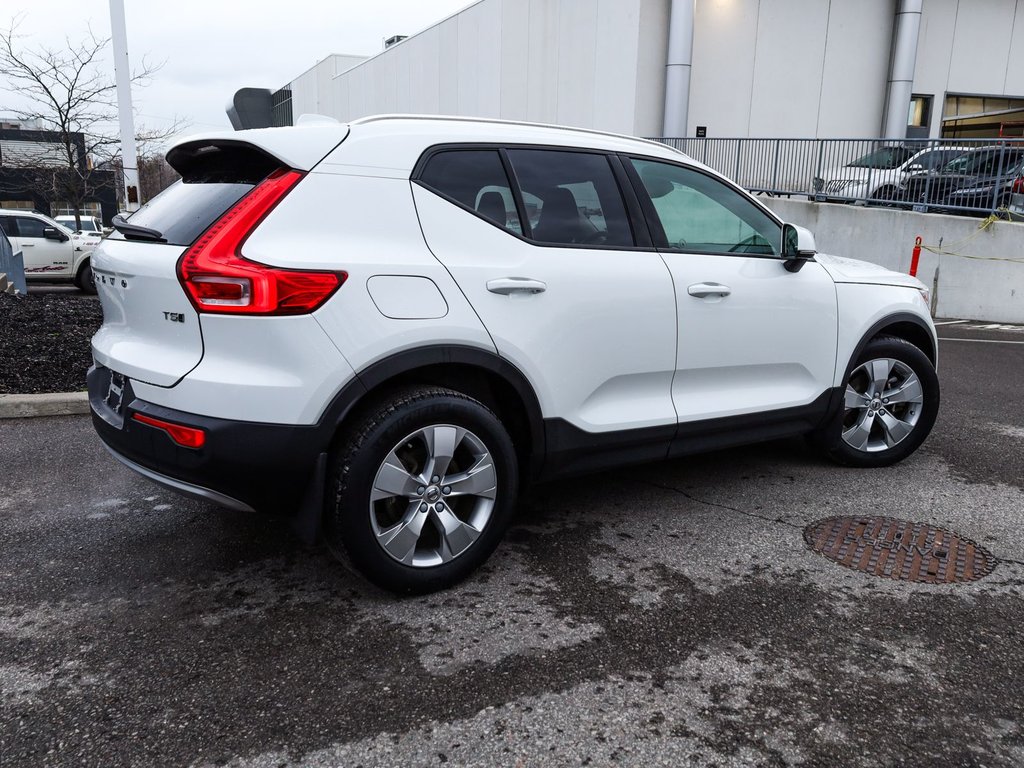 2021 Volvo XC40 Momentum in Ajax, Ontario at Volvo Cars Lakeridge - 19 - w1024h768px