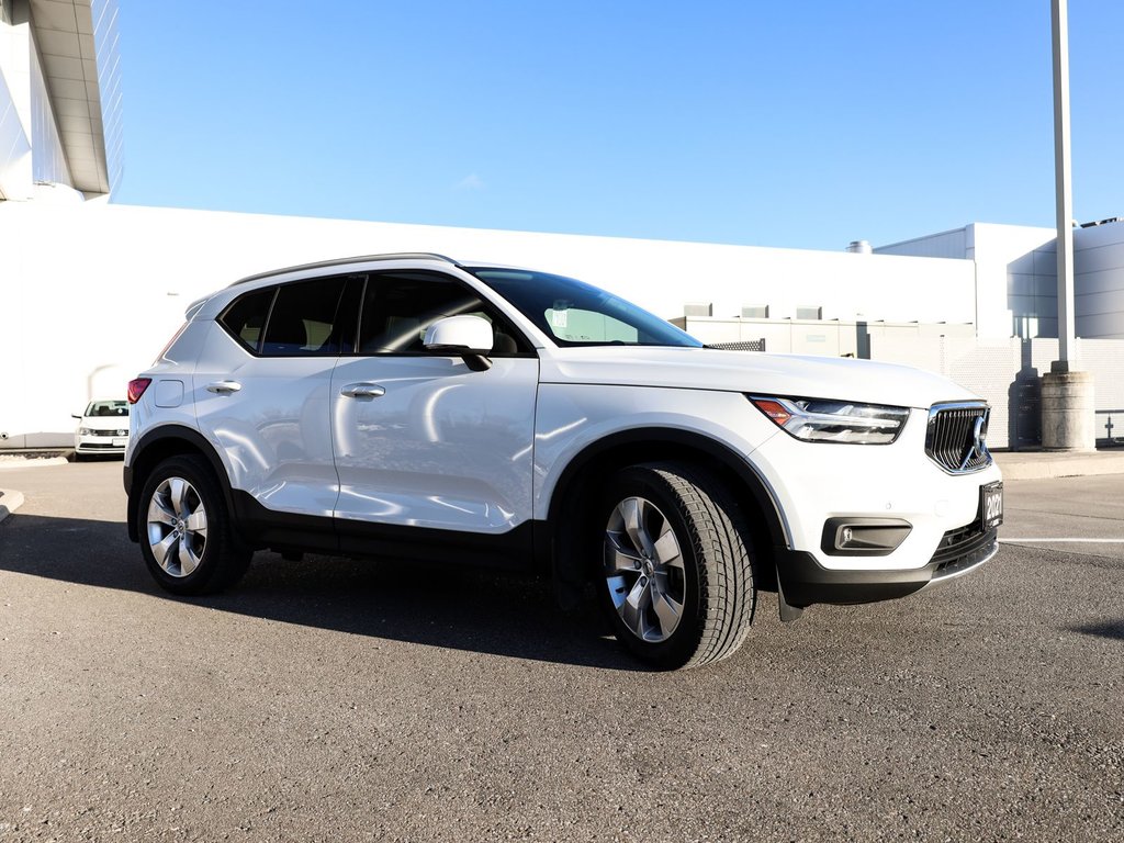 2021 Volvo XC40 Momentum in Ajax, Ontario at Volvo Cars Lakeridge - 18 - w1024h768px