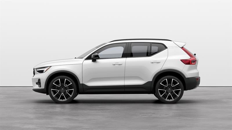 2024 Volvo XC40 B5 AWD Ultimate Dark Theme in Ajax, Ontario at Volvo Cars Lakeridge - 2 - w1024h768px