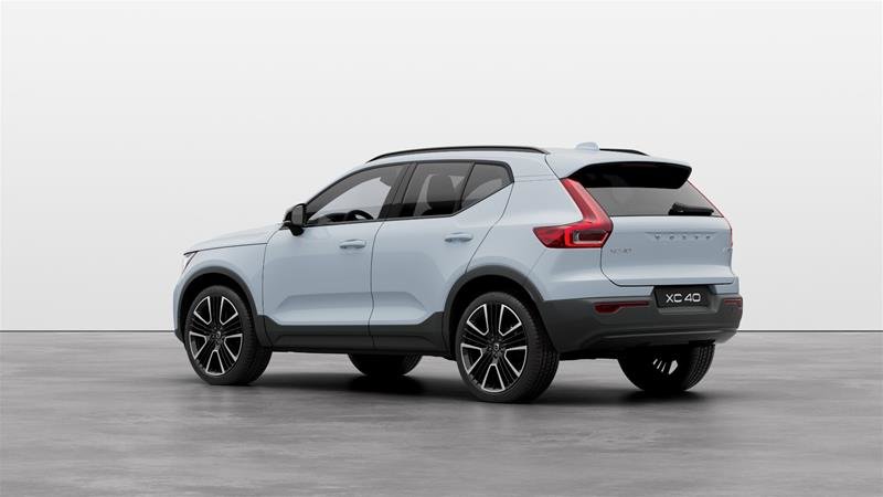 2024 Volvo XC40 B5 AWD Ultimate Dark Theme in Ajax, Ontario at Volvo Cars Lakeridge - 8 - w1024h768px