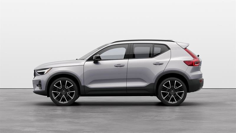 2025 Volvo XC40 B5 AWD Ultra Dark Theme in Ajax, Ontario at Volvo Cars Lakeridge - 7 - w1024h768px