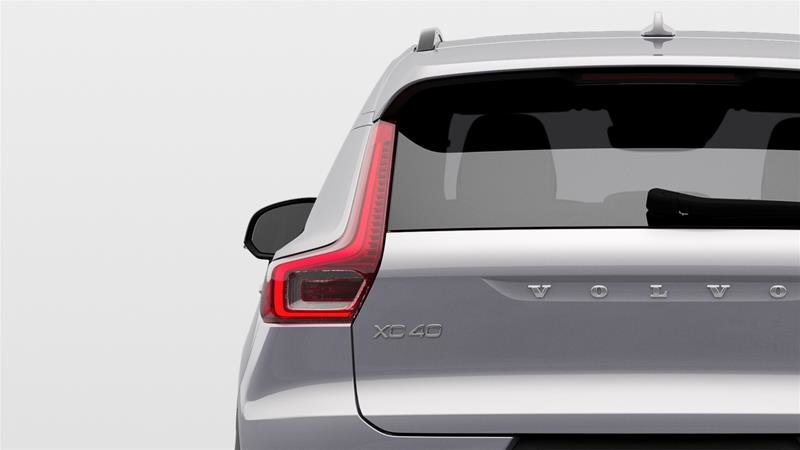 2025 Volvo XC40 B5 AWD Ultra Dark Theme in Ajax, Ontario at Volvo Cars Lakeridge - 6 - w1024h768px