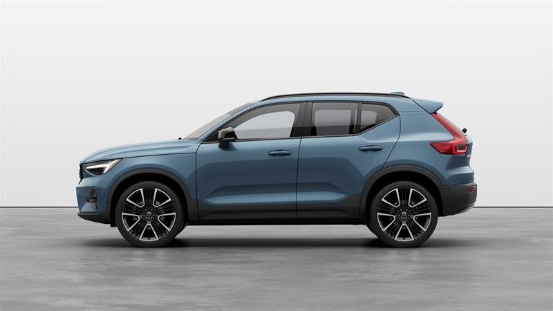 2025 Volvo XC40 B5 AWD Ultra Dark Theme in Ajax, Ontario at Volvo Cars Lakeridge - 8 - w1024h768px