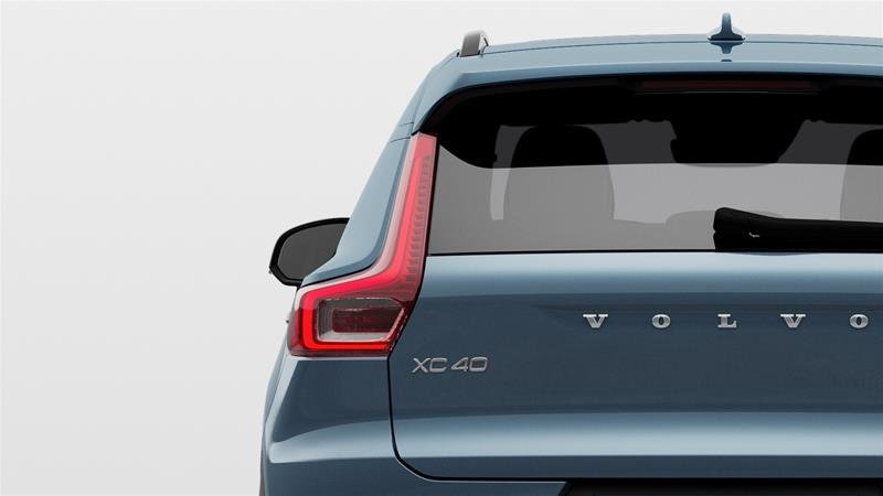 2025 Volvo XC40 B5 AWD Ultra Dark Theme in Ajax, Ontario at Volvo Cars Lakeridge - 3 - w1024h768px