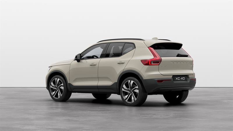 2025 Volvo XC40 B5 AWD Plus Dark Theme in Ajax, Ontario at Volvo Cars Lakeridge - 9 - w1024h768px