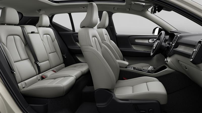 2025 Volvo XC40 B5 AWD Plus Dark Theme in Ajax, Ontario at Volvo Cars Lakeridge - 6 - w1024h768px