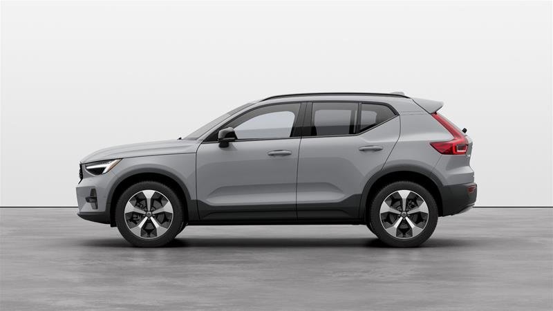 2025 Volvo XC40 B5 AWD Plus Dark Theme in Ajax, Ontario at Volvo Cars Lakeridge - 12 - w1024h768px