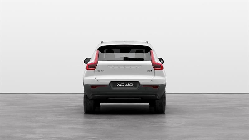 2025 Volvo XC40 B5 AWD Ultra Dark Theme in Ajax, Ontario at Volvo Cars Lakeridge - 7 - w1024h768px