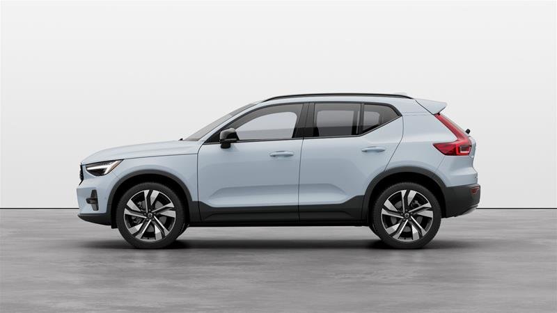 2025 Volvo XC40 B5 AWD Plus Dark Theme in Ajax, Ontario at Volvo Cars Lakeridge - 13 - w1024h768px