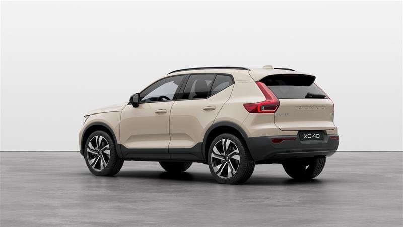 2025 Volvo XC40 B5 AWD Plus Dark Theme in Ajax, Ontario at Volvo Cars Lakeridge - 4 - w1024h768px