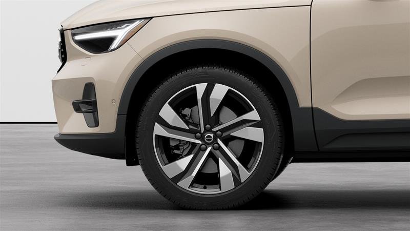 2025 Volvo XC40 B5 AWD Plus Dark Theme in Ajax, Ontario at Volvo Cars Lakeridge - 13 - w1024h768px