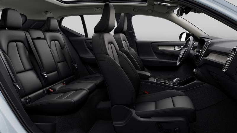 2025 Volvo XC40 B5 AWD Plus Dark Theme in Ajax, Ontario at Volvo Cars Lakeridge - 9 - w1024h768px