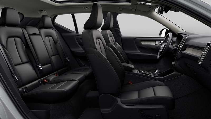 2025 Volvo XC40 B5 AWD Plus Dark Theme in Ajax, Ontario at Volvo Cars Lakeridge - 12 - w1024h768px