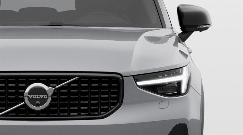 2025 Volvo XC40 B5 AWD Ultra Dark Theme in Ajax, Ontario at Volvo Cars Lakeridge - 4 - w1024h768px