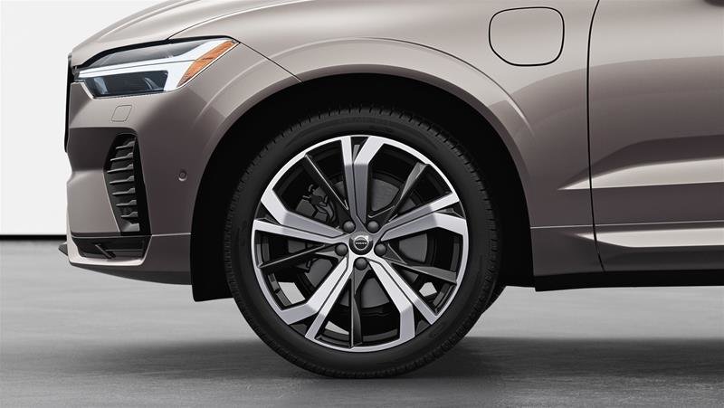 2025 Volvo XC60 Plug-in Hybrid T8 AWD Ultra Dark Theme in Ajax, Ontario at Volvo Cars Lakeridge - 2 - w1024h768px