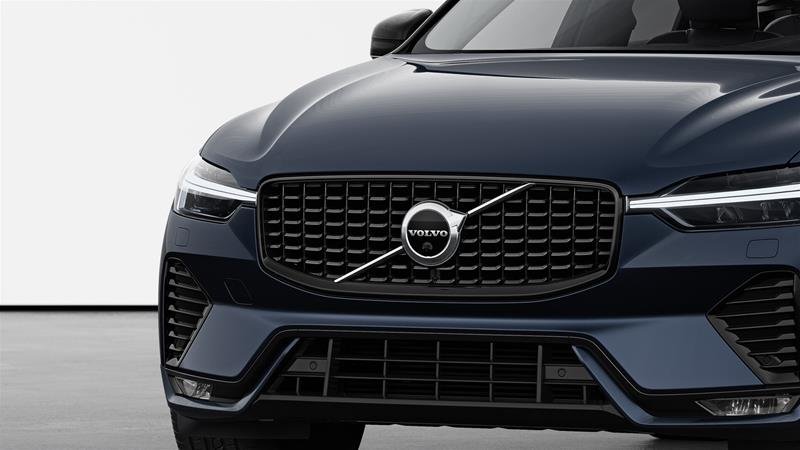 2025 Volvo XC60 B5 AWD Ultra Dark Theme in Ajax, Ontario at Volvo Cars Lakeridge - 4 - w1024h768px