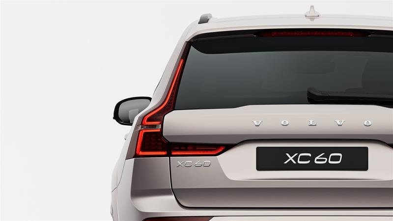 2025 Volvo XC60 B5 AWD Ultra Dark Theme in Ajax, Ontario at Volvo Cars Lakeridge - 12 - w1024h768px