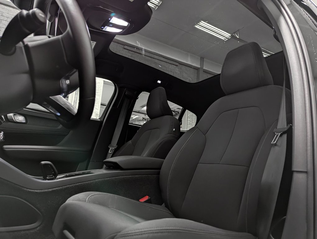 2024 Volvo C40 Recharge Pure Electric Core RWD-7