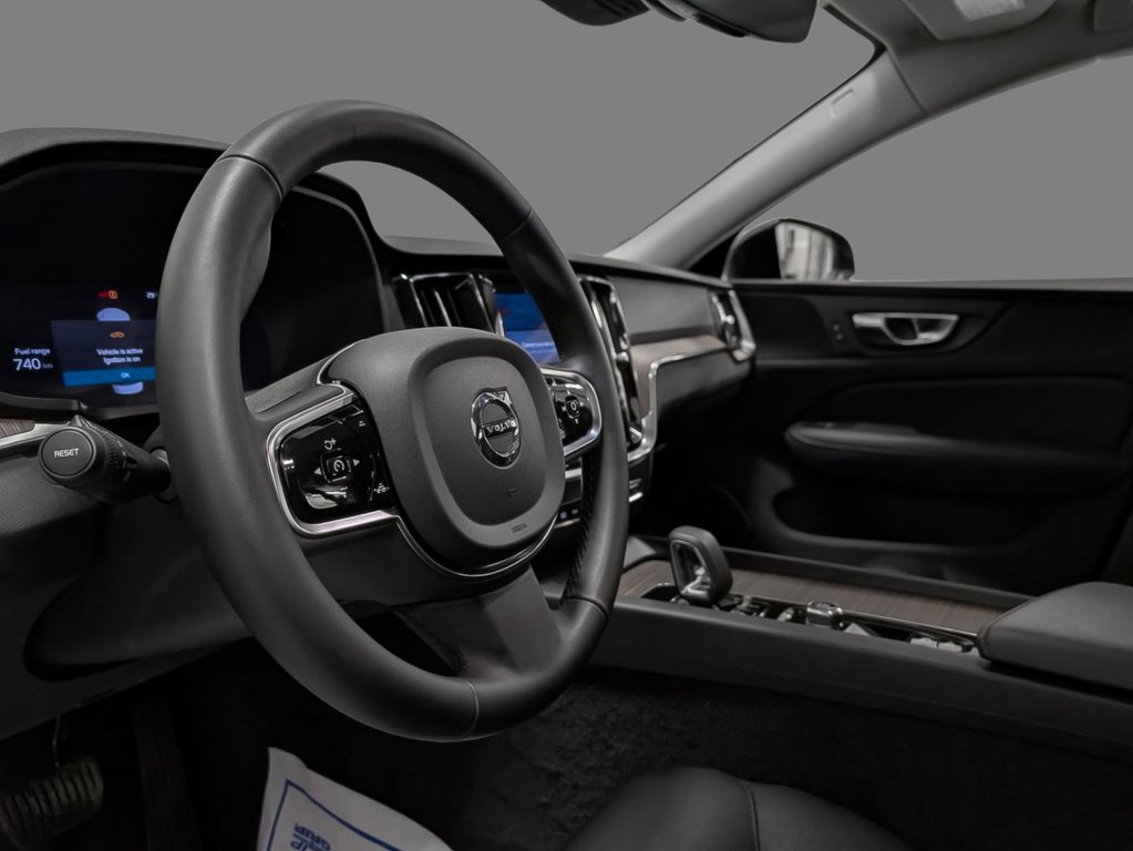 2024 Volvo S60 B5 AWD Plus Dark Theme-7