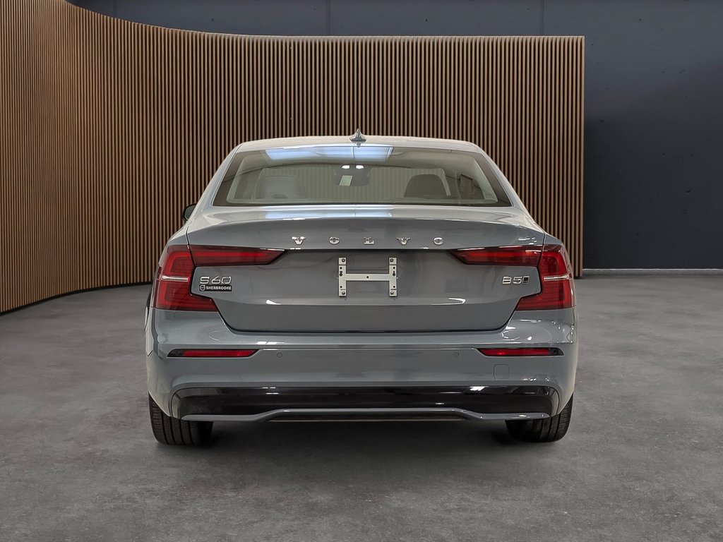 2024 Volvo S60 B5 AWD Plus Dark Theme-4